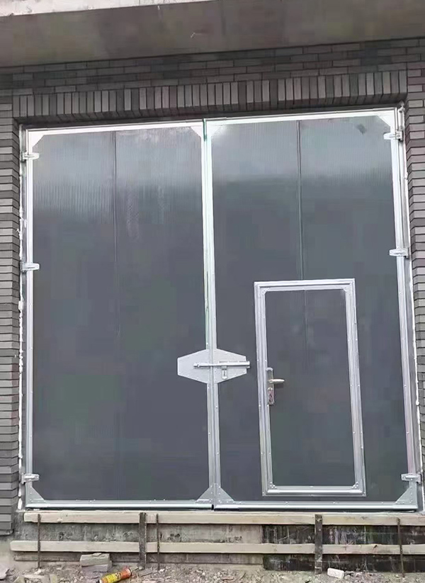 石河子乡工业平开门在大型设备制造车间的应用实例 石河子乡工业平开门在大型设备制造车间的应用实例